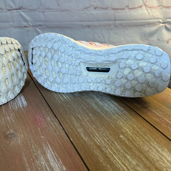 Women's adidas UltraBoost 4.0 Clear Orange Size 6 - Picture 9 of 15